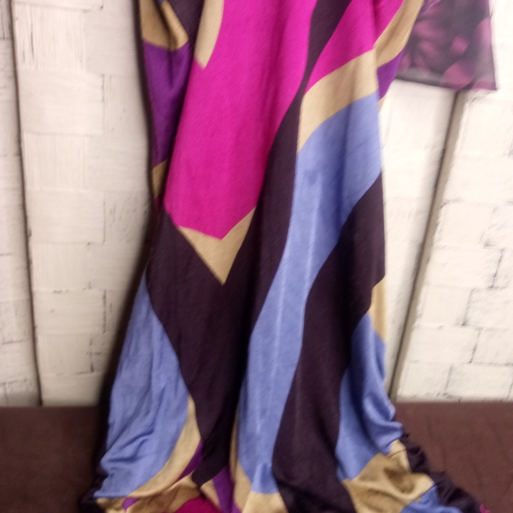 Dress - Picture 7 of 8